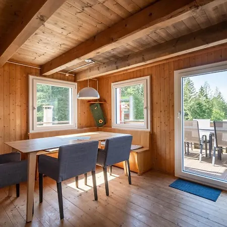 Chalet Gschwend 度假居 *